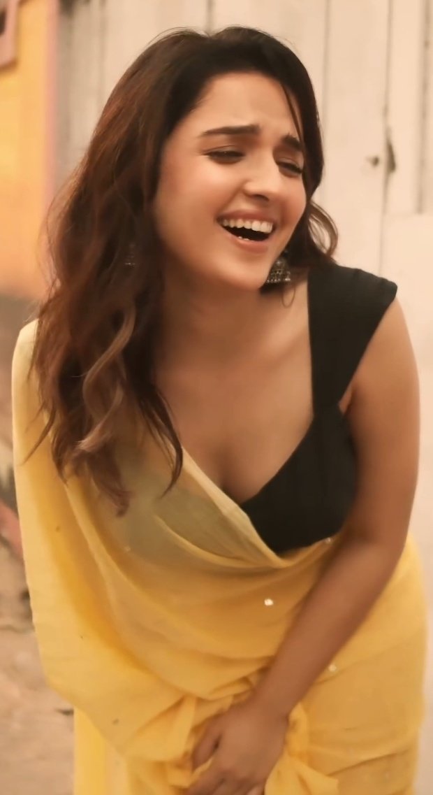 GBS1x6cW0AAbdB8?format=jpg&name=medium