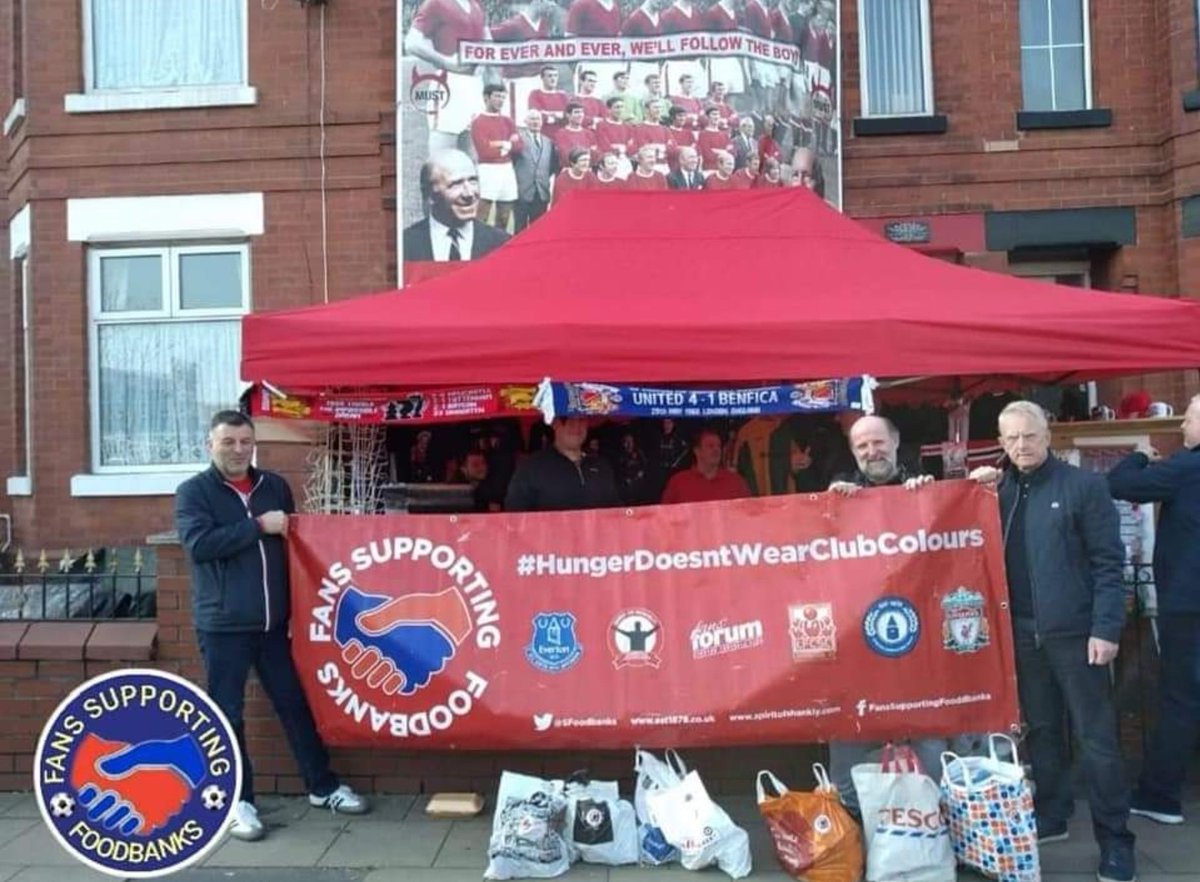 Beware, Scousers bearing donations #SCOUSE ? #MANC ? #GEORDIE? #COCKNEY ? #BRUMMIE ? It matters not one jot, English, Irish, Scottish or Welsh, we never ask. If ya hungry, we try to feed you @spiritofshankly donating to @mufcfoodbank @HungerDoesntWearClubColours #RightToFood