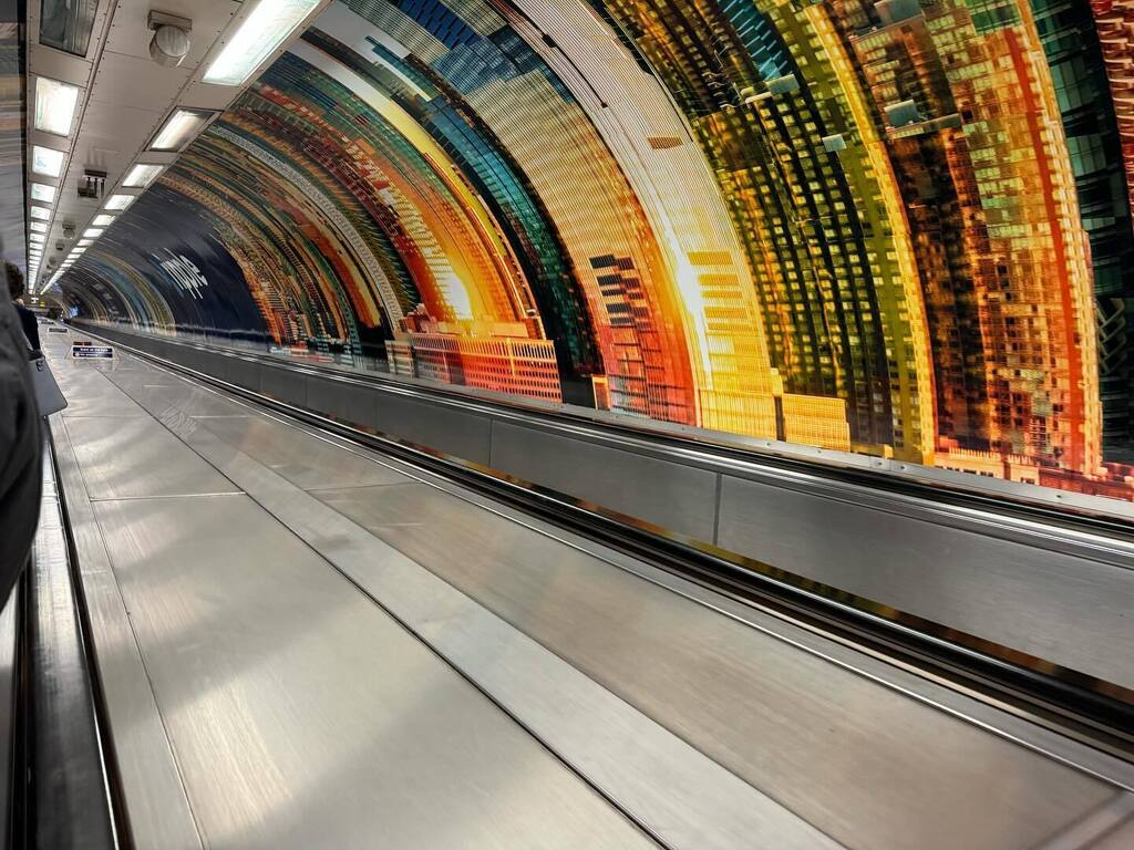 Timothy_Hughes's tweet photo. Morning commute #bank #london #london🇬🇧 #londonist #londonlife #londoncity #londoners #londoner #londoners #bankstation #commute #commuter #commuters #londonunderground #tube https://t.co/0QzCaOKeiT https://t.co/oTFxVeNFhH