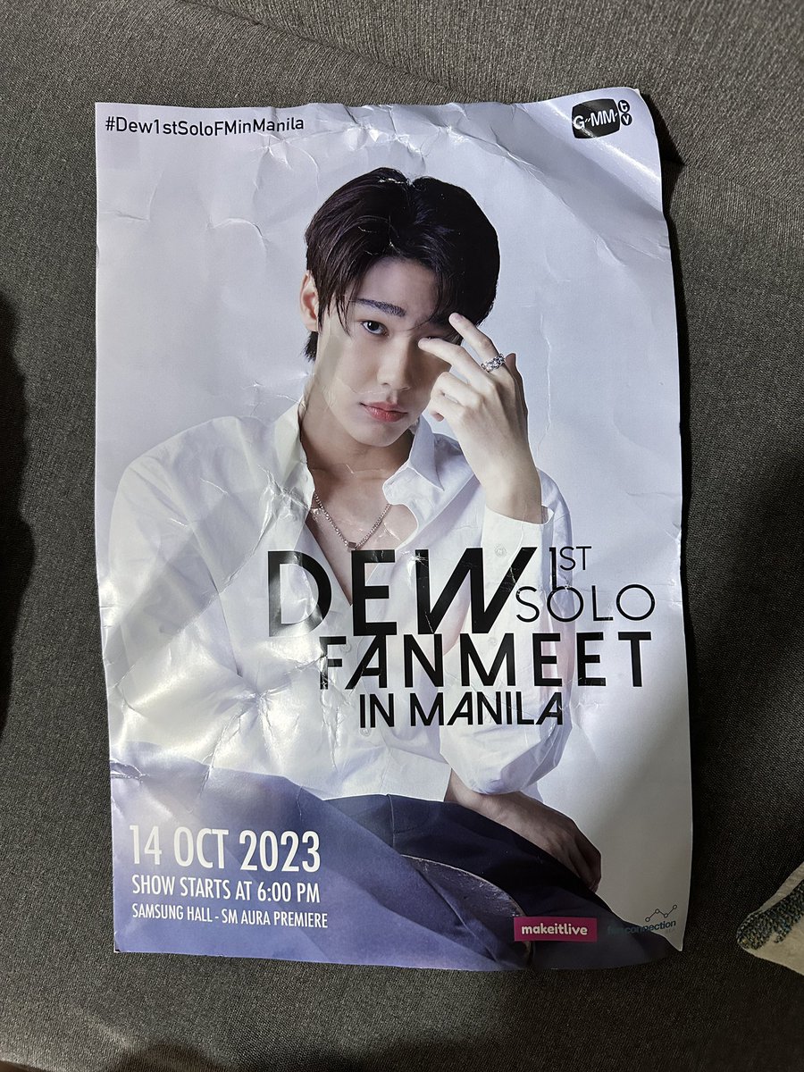 allbrightwins's tweet photo. @makeitliveasia this came in today. the poster had no poster tube, not even rolled. sorry, but i think i deserve a new one. It’s your fault you did not distribute this on the event day.

UNACCEPTABLE. https://t.co/ewzhqvOIHV