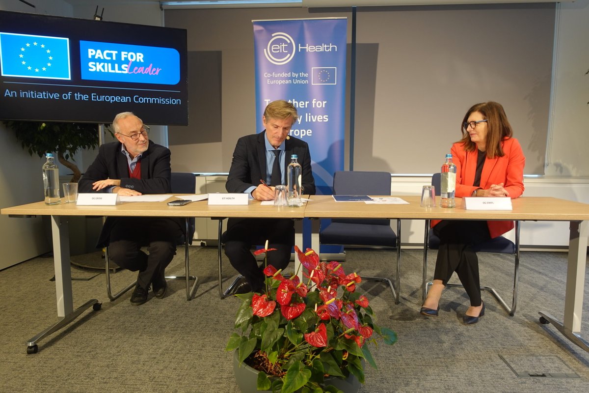 EIT Health Ireland-UK (@eithealth_irluk) on Twitter photo 💡Have you heard about the new industry-led #PactForSkills in #healthcare?
<a href="/EITHealth/">EIT Health</a> has been appointed coordinator & 22 organisations have already signed up, including 2 Ireland-based Partners.
🔗Find out how you can join lnkd.in/gPptCrjc
#Pharma #MedicalDevices #PPE 💡Have you heard about the new industry-led #PactForSkills in #healthcare?
<a href="/EITHealth/">EIT Health</a> has been appointed coordinator & 22 organisations have already signed up, including 2 Ireland-based Partners.
🔗Find out how you can join lnkd.in/gPptCrjc
#Pharma #MedicalDevices #PPE