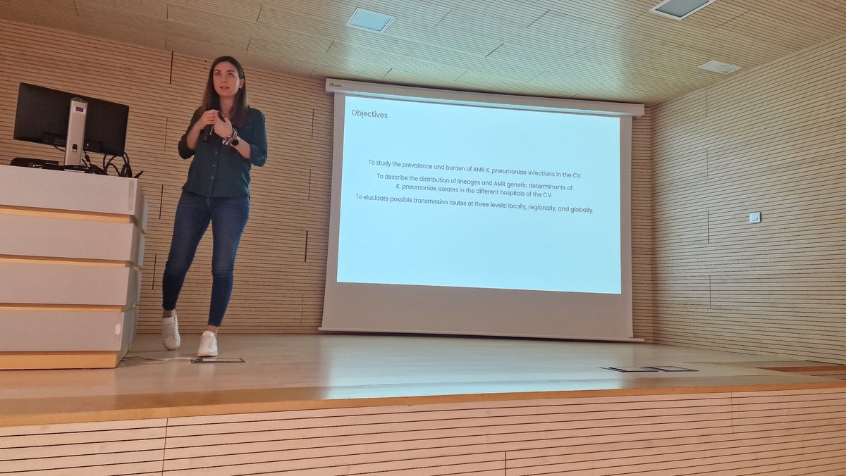 <a href="/nerisgg/">Neris García-González</a> opens the Workshop on Antimicrobial Resistance from a One Health perspective presenting her work on Genomic epidemiology of Klebsiella pneumoniae in the Comunitat Valenciana <a href="/EpimolG/">EpiMol Group</a> <a href="/GVAfisabio/">GVA Fisabio</a> <a href="/i2sysbio/">I2SysBio</a> <a href="/gen_uv/">Gen</a> <a href="/icoes/">Iñaki Comas</a>