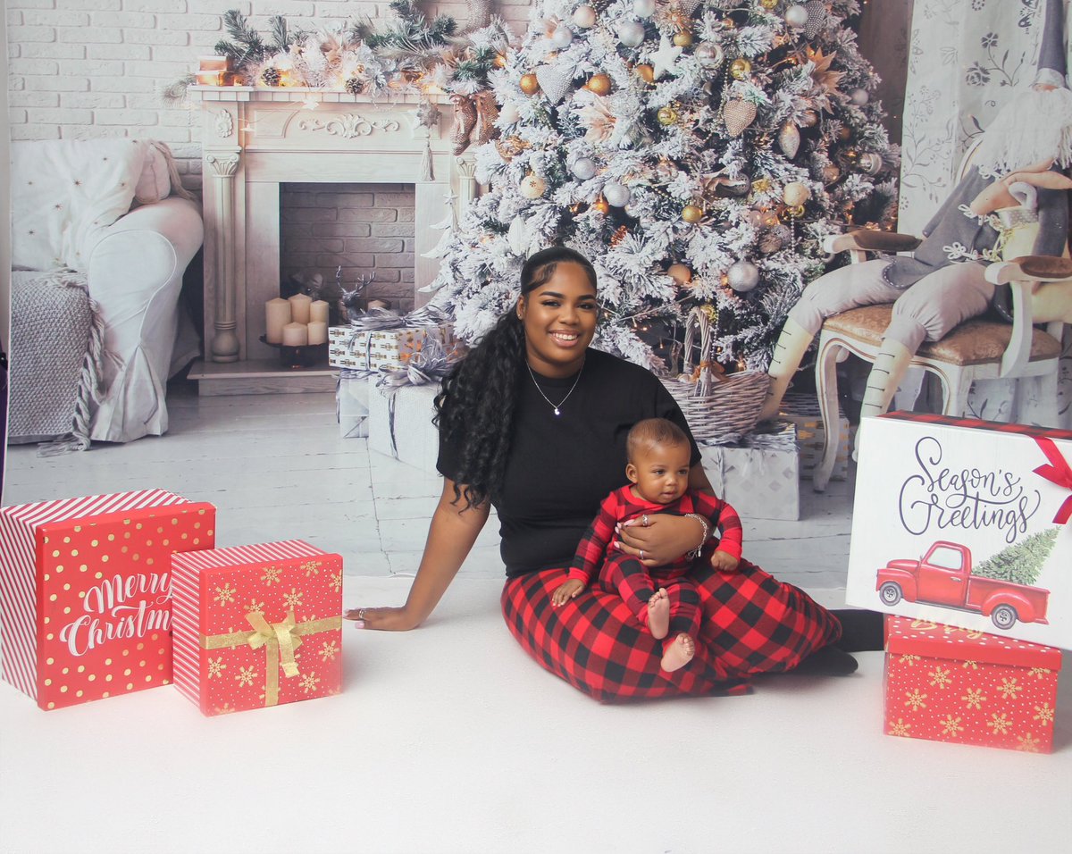 _thejaylashow's tweet image. The best gift Iβve ever had was you. π©βπ¦β€οΈ #HappyHolidays
