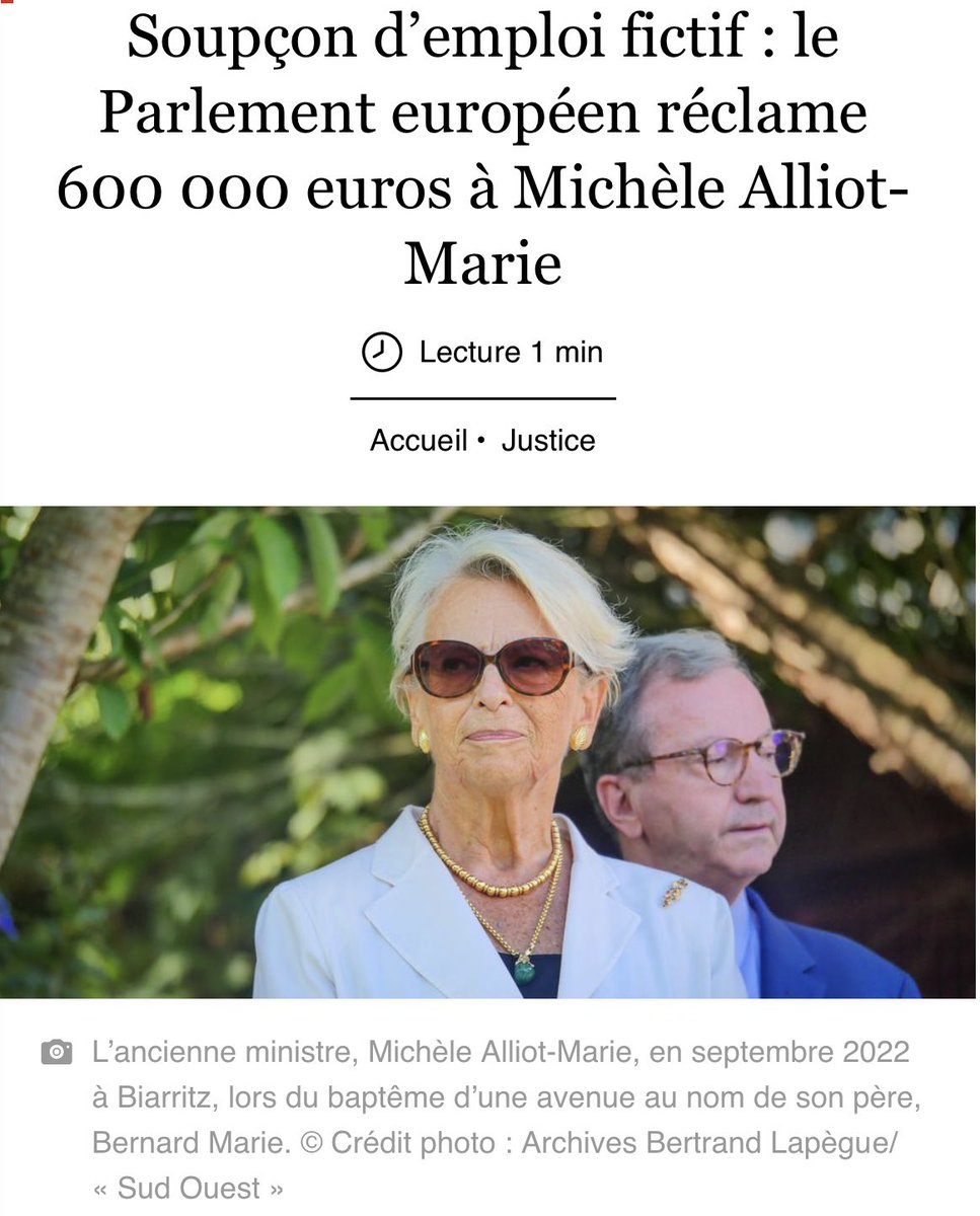 KarimaDelli's tweet photo. Quand la droite ose encore donner des leçons de morale. #MAMgate #Fillongate #Sarkozygate https://t.co/DXhimG3Pnt