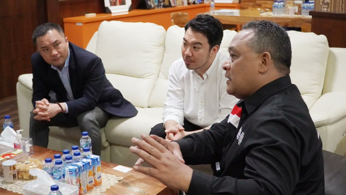 Tentu BP2MI terus membuka peluang penempatan dari sektor pekerja resmi, ini gambaran besar yang saya sampaikan, Kamis, 14 Desember 2023 saat audiensi dengan salah satu perusahaan Korea Selatan.

Pemerintah Indonesia punya hubungan yang sangat baik dalam hal kerjasama penempatan