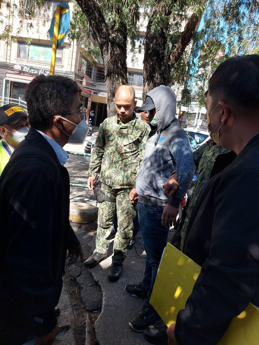 ‼️ ALERT! ARMED policeman wearing civilian clothes harass CPA leaders inside Baguio Justice Hall 
Right after the first hearing on their petition against the wrongful terrorist designation.

#StopTheAttacks
#DefendCordilleraPH
#JunkTerrorLaw