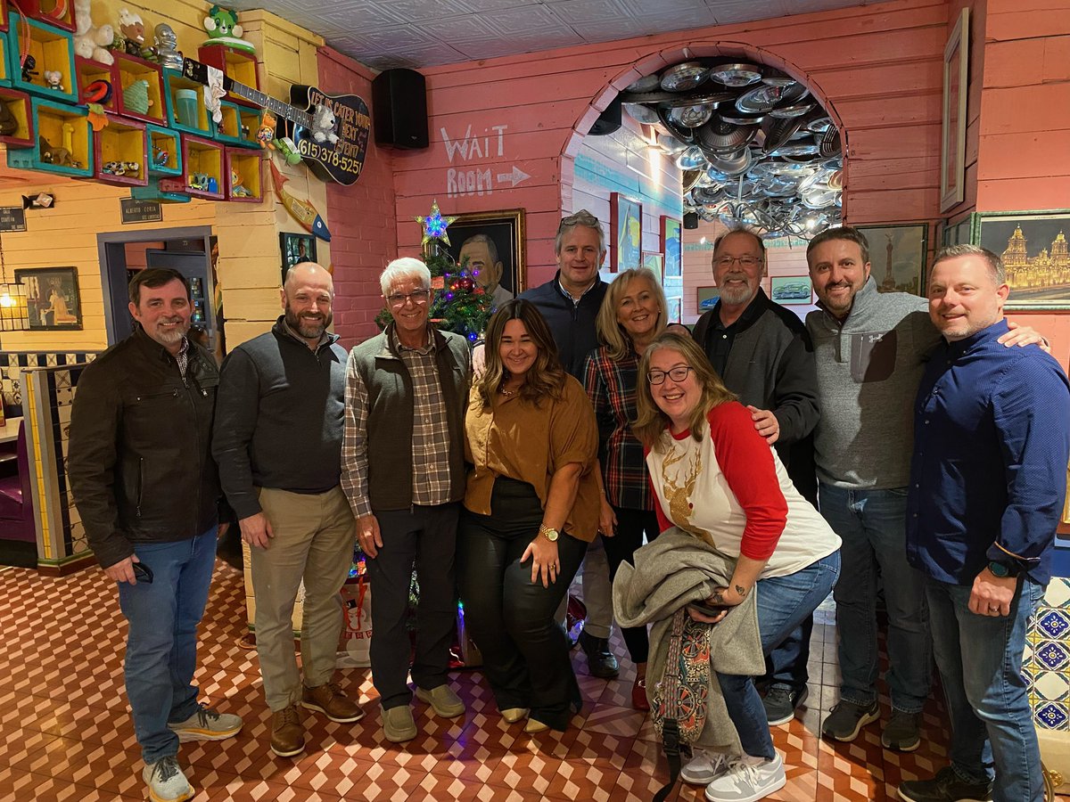 andytunes's tweet image. I love these people. Fun lunch today