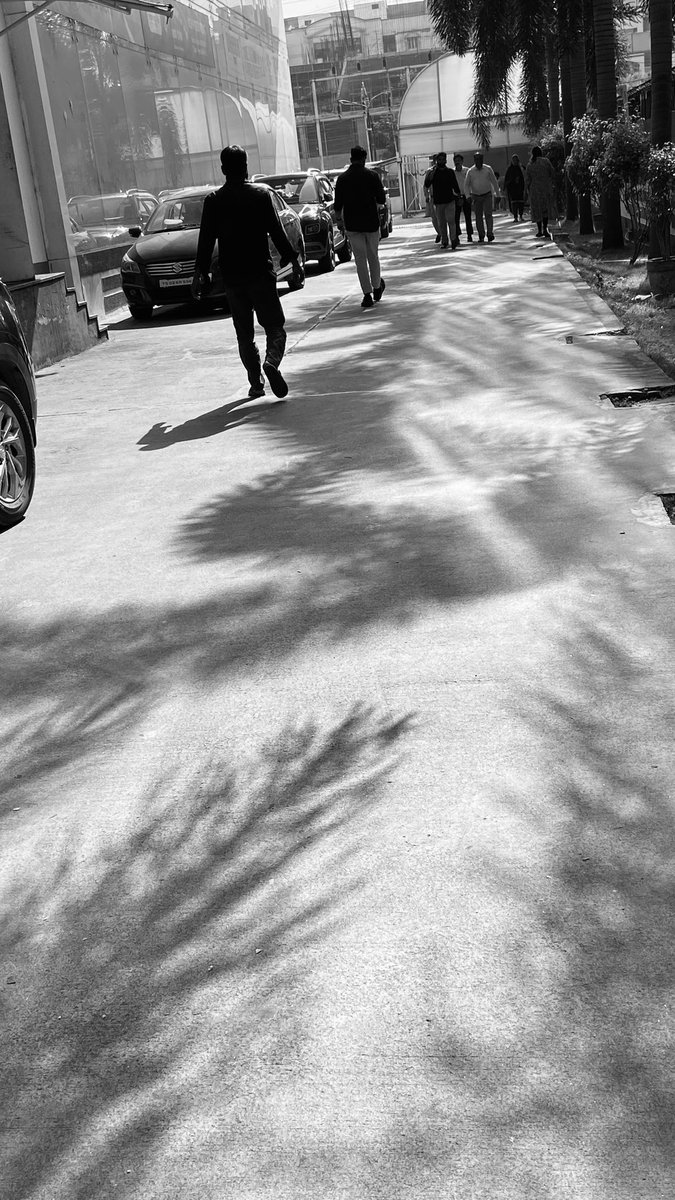 raziasworld's tweet image. In the middle of it all- wishing you moment of hope and harmony.
#peaceforall
 #shadowsreflects 
@DavidMariposa1 @KalyaniMuktevi  @FarhaSyeda1 @kbiqbal777 @BrainnPower @sofia__BRS