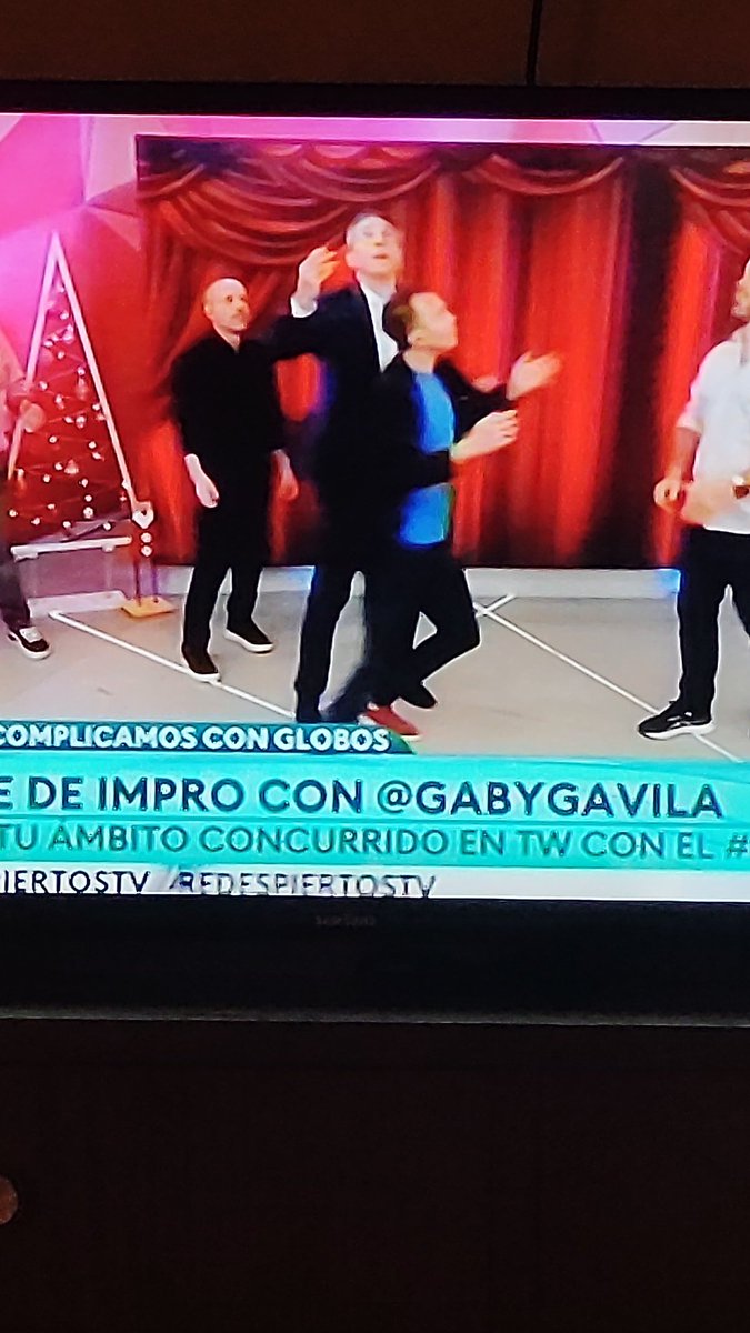 Lo que me estoy cagando de risa con los globos #redespiertos