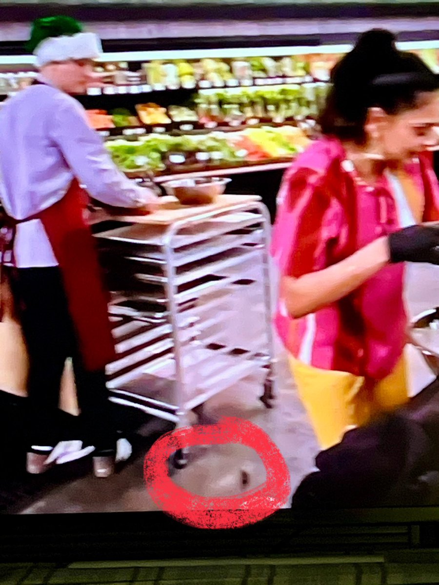 davewefm's tweet photo. Did anyone else see the mouse run through the kitchen on tonight’s #guysgrocerygames @FoodNetwork https://t.co/iBfSfVe2F6