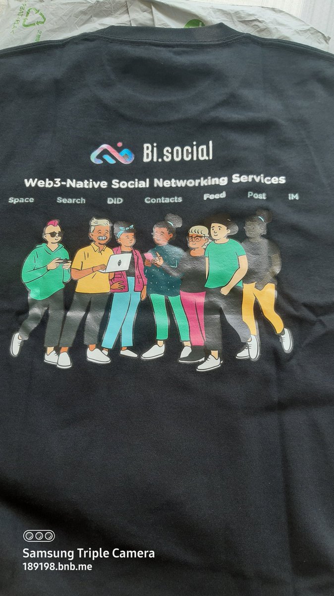 Lytinh88's tweet image. Sao bao ngày chờ đợi thì nay em cũng đã nhận được combo áo của Bi Social và Binance gửi tặng. Món quà rất tuyệt vời trước thềm Giáng sinh. Cảm ơn Team @Bitislands_  rất nhiều. 🥰
#bipost