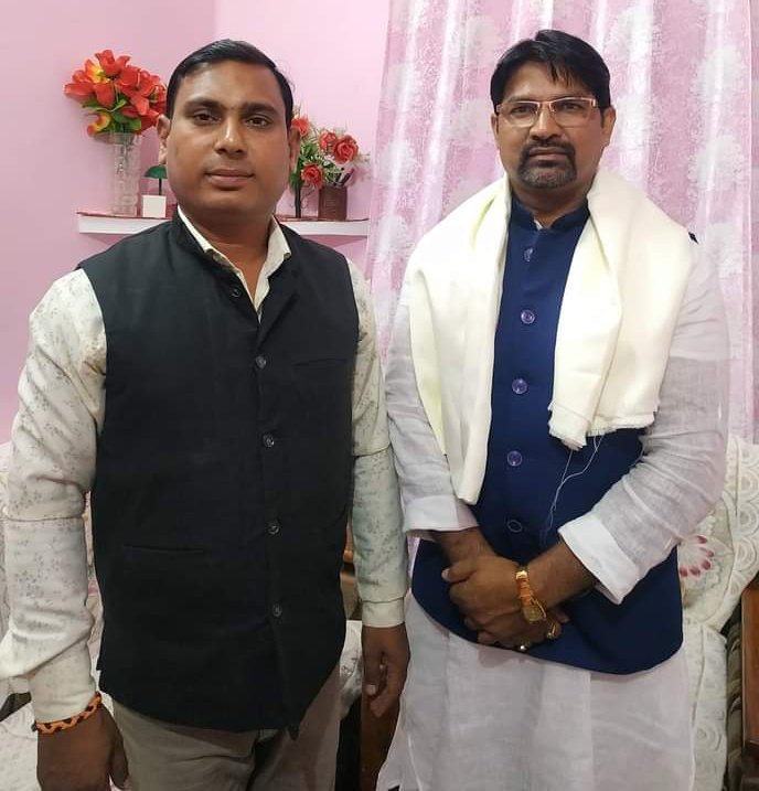 Patrkaramit's tweet photo. बॉलीवुड मूवी बिग ब्रदर,जल्लाद,माँ तुझे सलाम,इंडियन, समेत तमाम फिल्मों के बाद एक बार फिर फ़िल्म अभिनेता बड़े भाई राकेश राजपूत जी की आने वाली मूवी #Ruchika #harrass में इंस्पेक्टर की अहम भूमिका में आएंगे नजर @Akash__IPS @RAJPUT_NBS @anupamanbsr @AmarPalSinghIRS @AnuRajputLodhi9 https://t.co/5gIGSk7mir