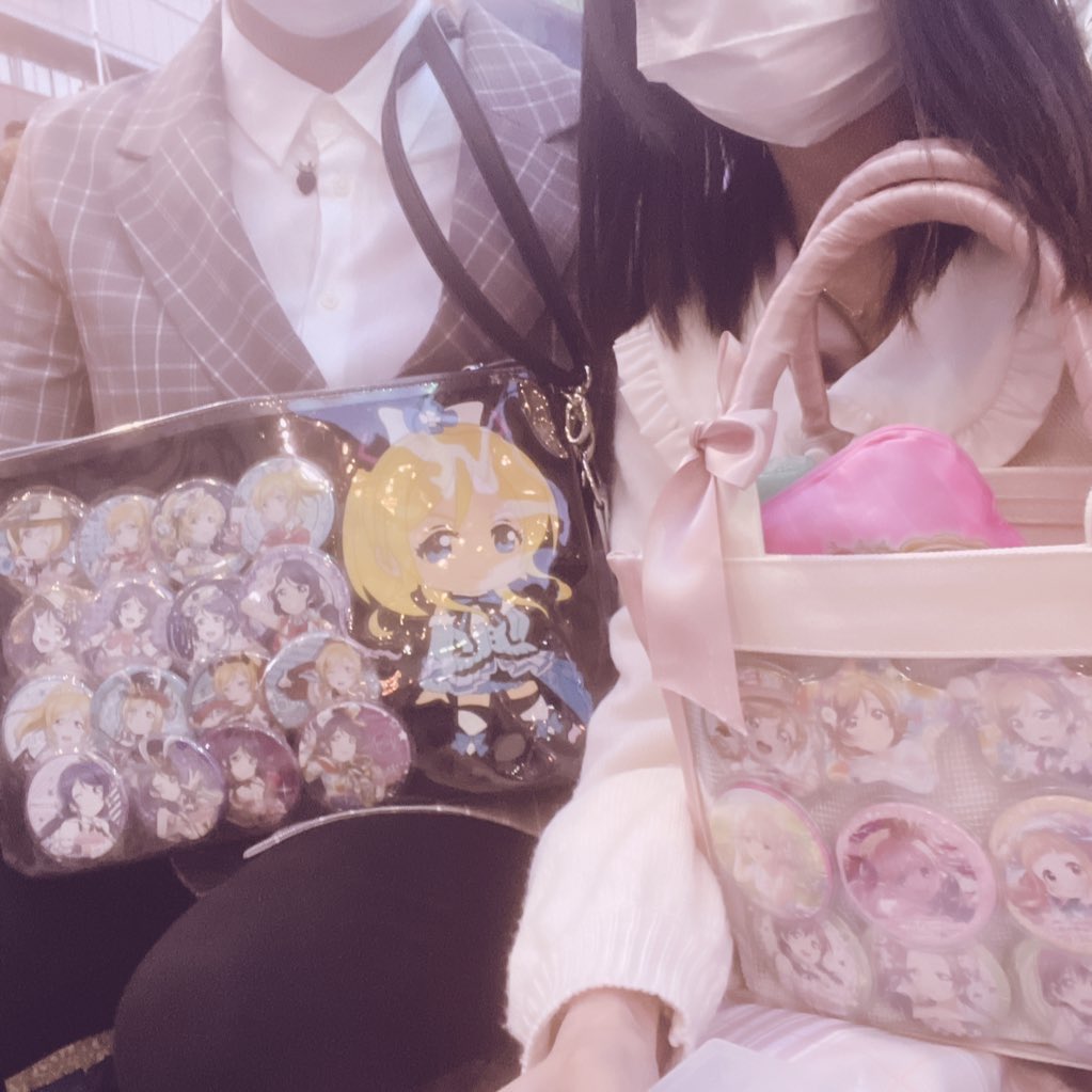 28km11's tweet photo. 彼女と6年記念日も兼ねた、ライブ(初の両日)+旅行楽しかった😭💖
旅行中に喧嘩したけどww🤣 https://t.co/ap3zdlPLDN