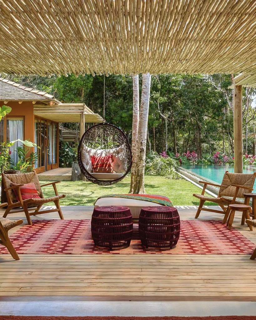 dnahinga's tweet image. The use of sticks as a sunshading device. 

This small house is beautiful 

- São Paulo 

#EarthTones
#BeautyMatters 
#Cottage