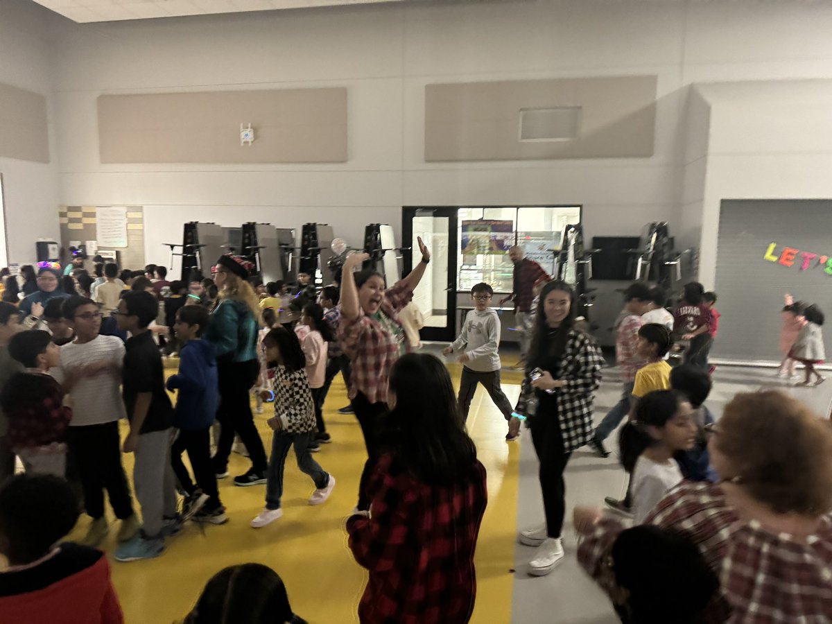 MYE_Leopards's tweet photo. ✨ Lights, laughter, and pure joy at Malala Elementary Purpose House's Glow Party! 🎉💃 Students shining bright as they celebrate moments of fun and connection. Here's to fostering a vibrant, happy community spirit! 🏫✨ #GlowPartyFun #MalalaElementaryVibes https://t.co/81vJ9lM3Ll