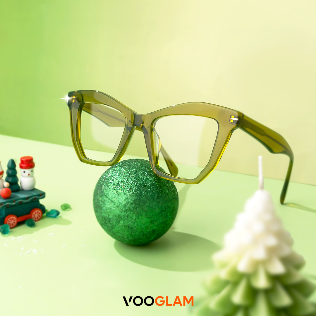 Little arches above the eyebrows make these even better. #Glasses #glassesgirl #vooglam Order:vooglam.com/goods-detail/6…