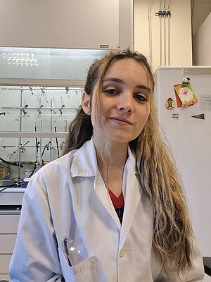 Son los jóvenes científicos elegidos ganadores de la nueva edición de los Premios <a href="/cicCartuja/">cicCartuja</a> <a href="/GrupoEbro/">Grupo Ebro</a>, dotados con 20.000 €, que se entregan mañana viernes en #Sevilla. <a href="/javieer_cs/">Javier CS</a>, @PedrodelosReyes, Marina Pérez, @helenacorona98. Conoce sus logros: tinyurl.com/mptjdb28