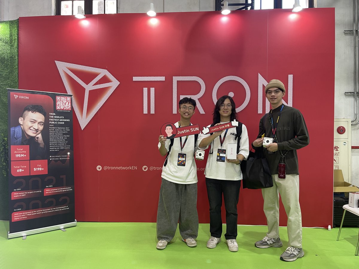 trondao's tweet photo. Day 1 of #TBW2023 is off to an amazing start! ⚡️

#TRONBull is in the house and ready to meet you all! Swing by, say hi – we won't bite, promise! 🐂

#TRONAtTBW2023 https://t.co/cHfH91QBjg