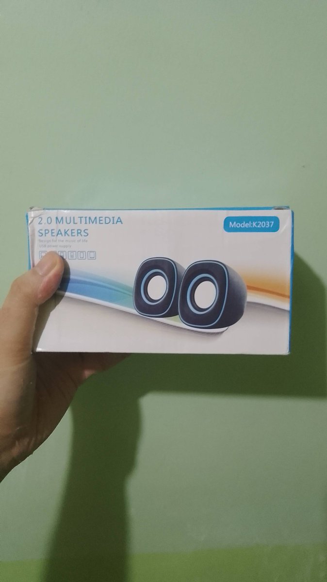 DS_G4m1ng's tweet image. My new speaker has arrived earlier all thanks to my mom the sound quality is good 🔊👍 better check the clip later for sound check lol 😆 #Speaker #computerspeaker #DS_G4m1ng #Twitter #TwitterX #foryou #foryoupage