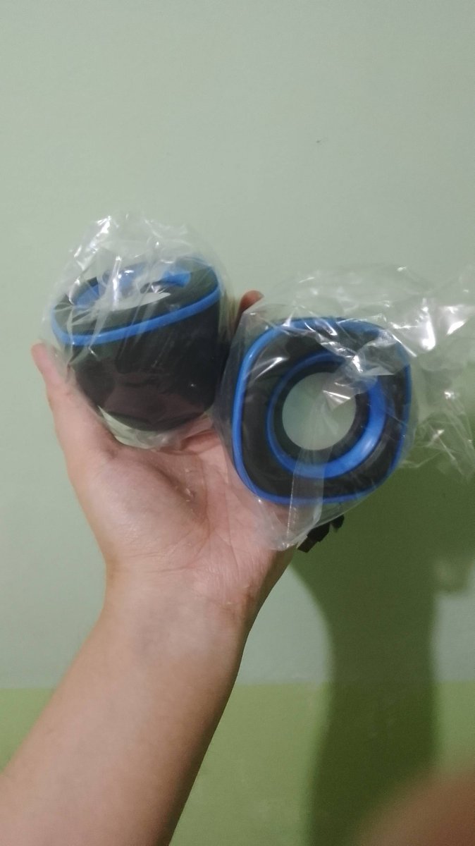 DS_G4m1ng's tweet image. My new speaker has arrived earlier all thanks to my mom the sound quality is good 🔊👍 better check the clip later for sound check lol 😆 #Speaker #computerspeaker #DS_G4m1ng #Twitter #TwitterX #foryou #foryoupage