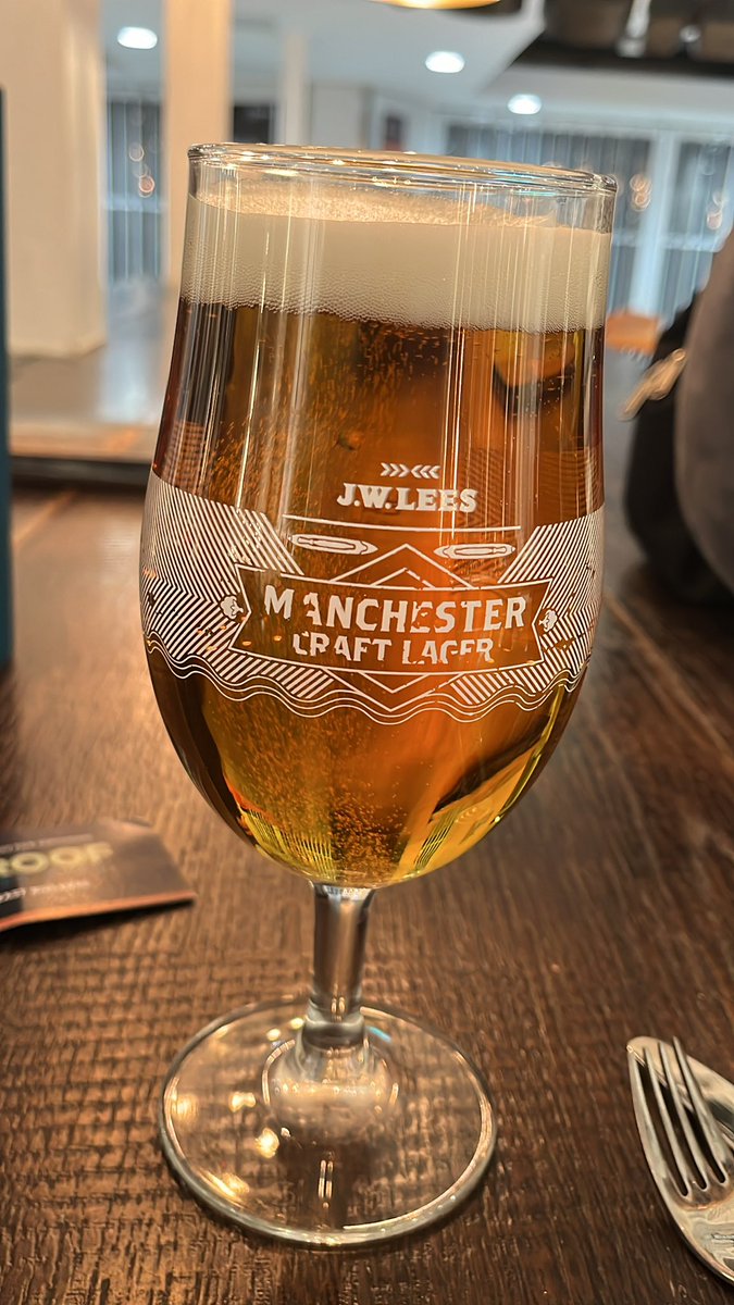 TheSmoth's tweet photo. Airport pint, got to be done. Cheers. 🍺 https://t.co/UyLqIzfZvf