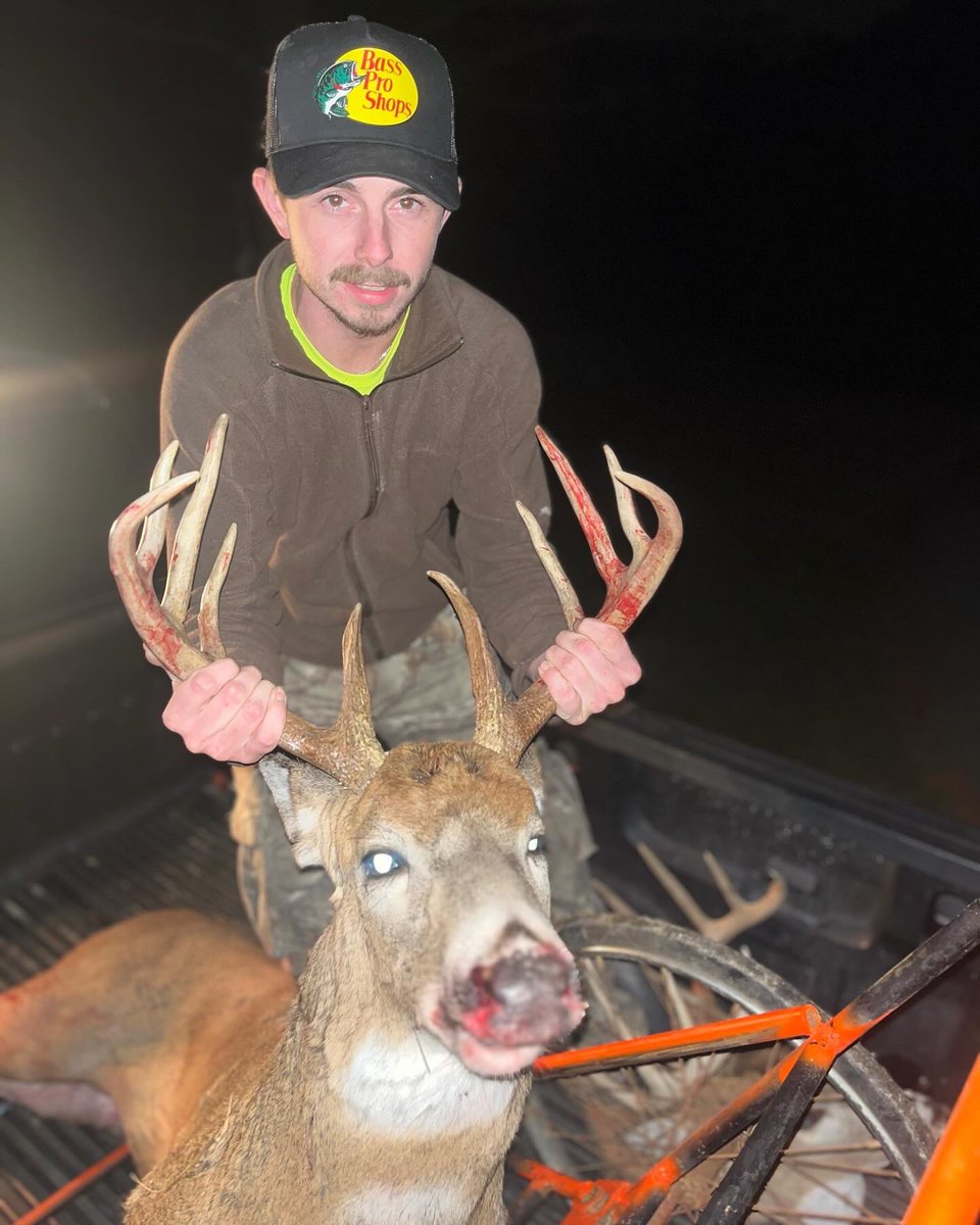 AustinStigall9's tweet photo. Deer szn treated me well this year 🤷🏼‍♂️
#Deer #hunting https://t.co/qR19h3Ec0h