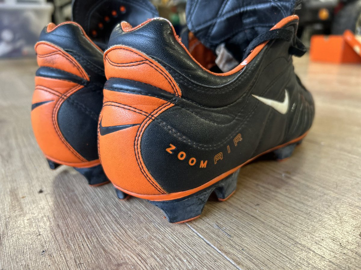 JonWalters19's tweet image. For this special pair of Nike Air Zoom Total 90 OGs - I’m going to give to somebody who is happy to give a £200 donation to a very good cause just retweet and comment below.

It’ll be a random draw and I’ll get in touch with the details.