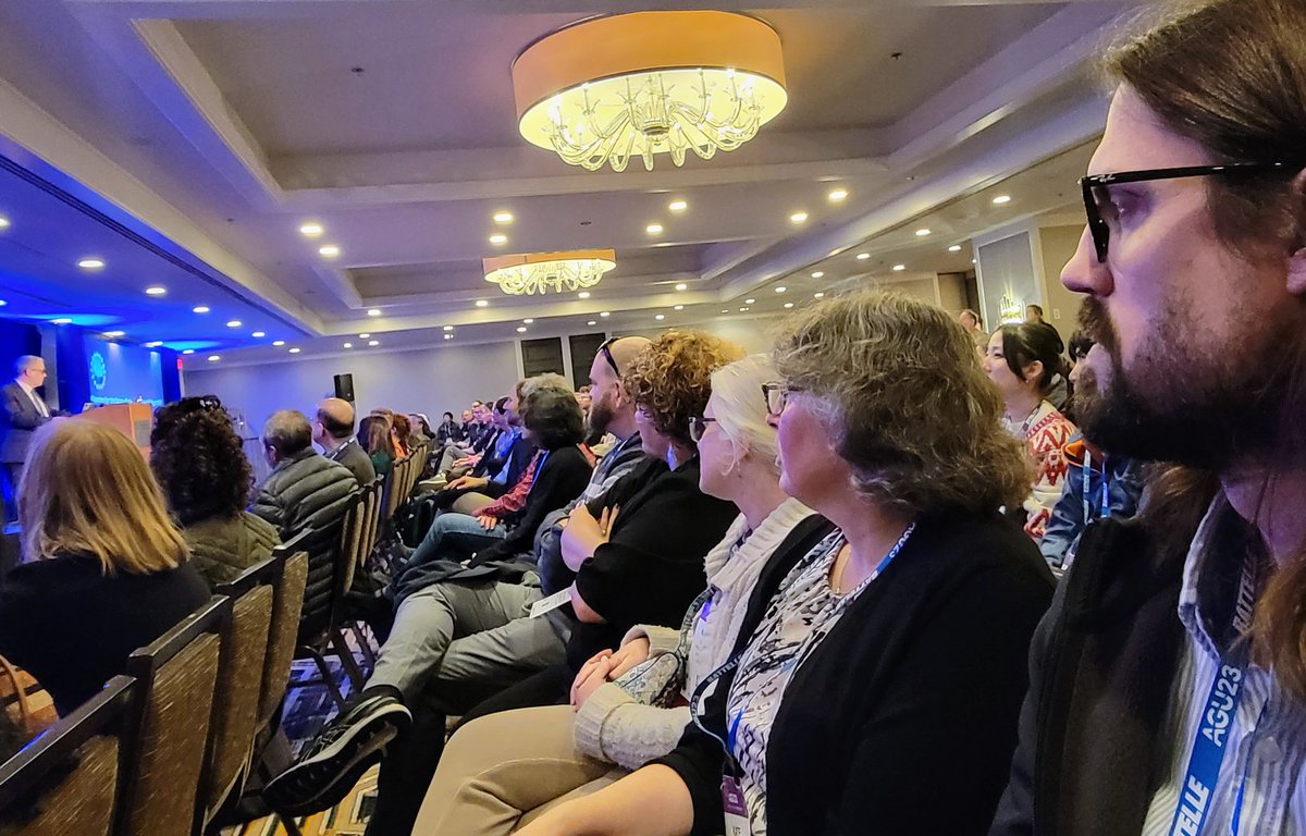 anzic_iodp's tweet photo. It's great to have so many of our ANZIC scientists attending the #IODP town hall meeting at #AGU2023

ANZIC is happy to be a part of this amazing international science community that is so resilient to all the changes. https://t.co/a8veQTVk1b