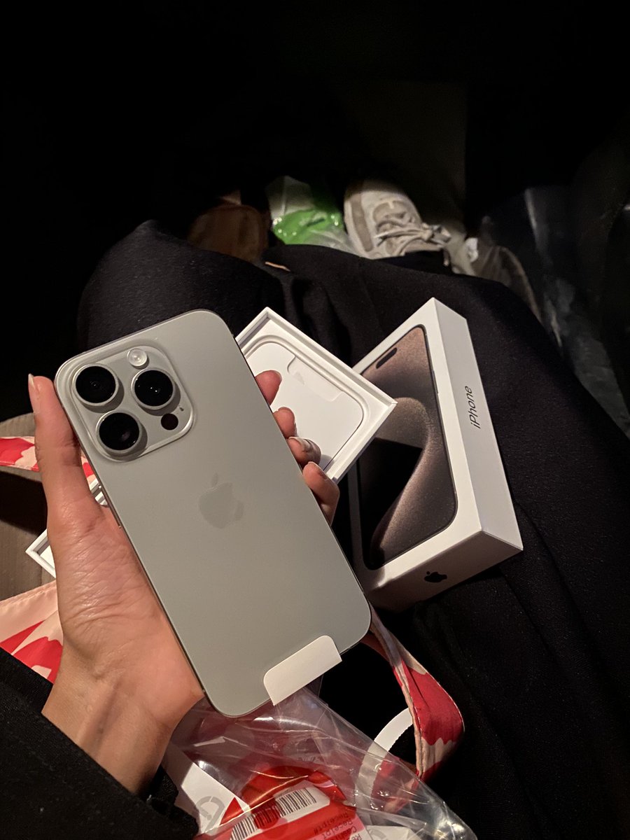 N🎈 (@noi_2020) on Twitter photo 