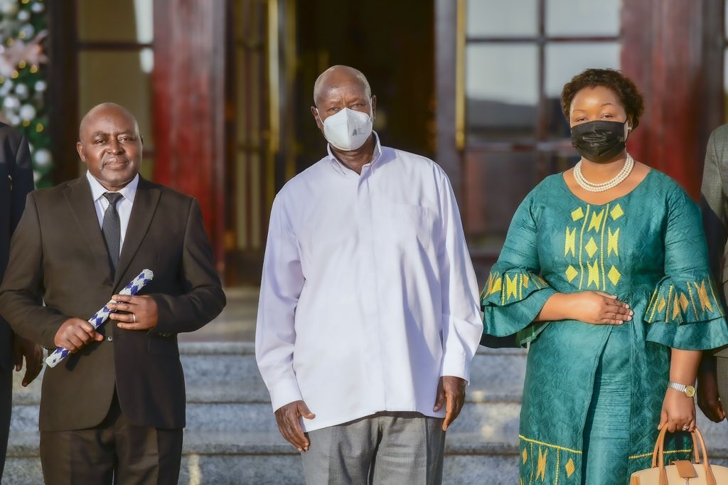 The Rwenzururu king, Omusinga Charles Wesley Mumbere Iremangoma with Her Highness Nyabaghole meets the country's head of State, H.E Yoweri Kaguta Museveni at State House Entebbe on December 13, 2023. The meaningful meeting comes after the King's tour.

Courtesy Photo.