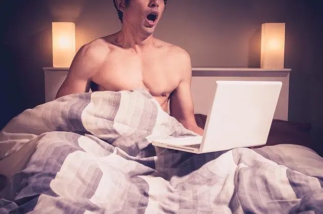 Mindset_FR's tweet photo. "La vérité choquante : comment la pornographie sabote secrètement votre bonheur, vos objectifs et votre potentiel ! https://t.co/cpehDsQzvC
