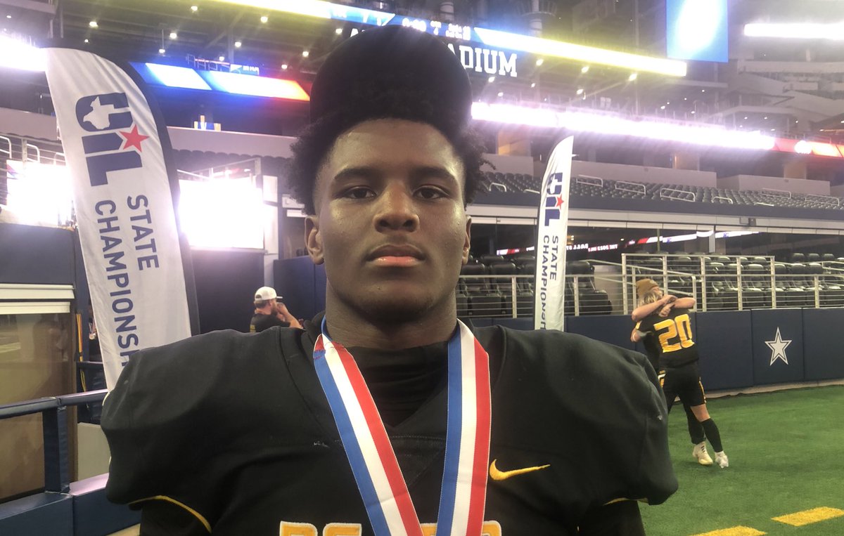 2026 Timpson WR Dacorian Johnson had a huge night with 6 catches for 187 yards and two touchdowns in Timpson’s win over Tolar. Showed off his speed and play making ability on a big stage.