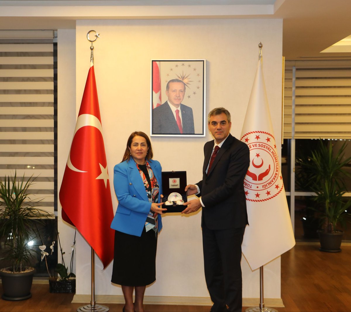 Türkiye Büyük Millet Meclisi Genel Sekreterimiz, kıymetli hemşehrim <a href="/talibuzun/">Talip UZUN</a>’u dün Bakanlığımızda ağırladık.

Sayın Uzun'a nazik ziyareti ve hoş sohbeti için teşekkür ediyorum.
