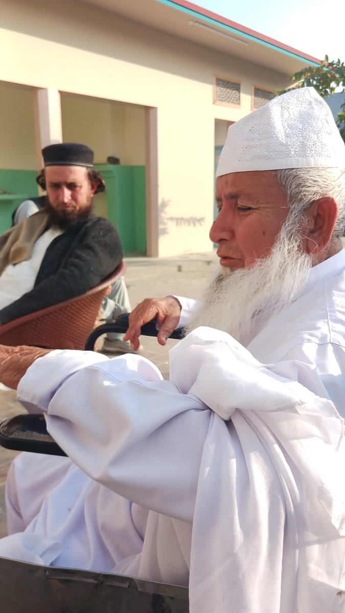 اہ اک باب  تھاجو بندہوا
انا للہ وانا الیہ راجعون 
جمعیت علمائے اسلام کے مرکزی رہنما اور میرے چچا زاد بھائی قاری شیر افضل خان انتقال کر گئے۔