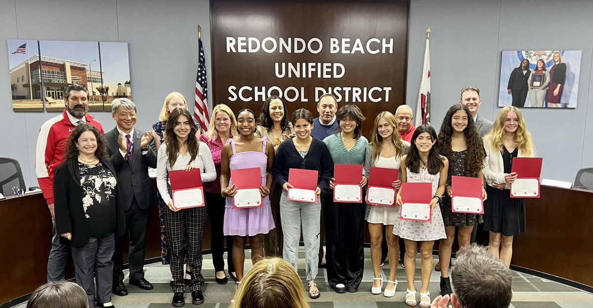 redondotrackster (@bobleetch) on Twitter photo Heartfelt Acknowledgment from the School District as our Girls Cross Country team is honored for their athletic and academic contributions to our fine school district. Go Seahawks! <a href="/RUHSAthletics/">Redondo Athletics</a> Heartfelt Acknowledgment from the School District as our Girls Cross Country team is honored for their athletic and academic contributions to our fine school district. Go Seahawks! <a href="/RUHSAthletics/">Redondo Athletics</a>