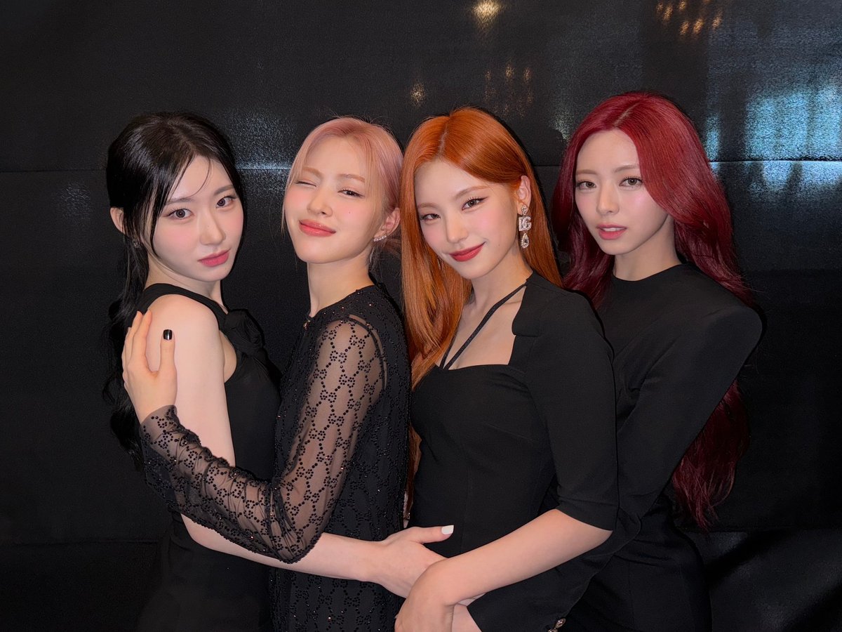 ITZYofficial's tweet photo. [ #2023AAA ]
ITZY는 #2023AsiaArtistAwards 에서 MIDZY 만날 준비 완료🔥
Are you ready to meet ITZY at 2023 AAA IN THE PHILIPPINES, MIDZY?🔥

✨ TODAY 4:00PM (KST)
https://t.co/1qgv1y2Ybu

#ITZY #MIDZY @ITZYofficial
#ITZYComeback
#ITZY_BORNTOBE
#ITZY_UNTOUCHABLE
@STARNEWS_AAA https://t.co/sIPqe0q5GM