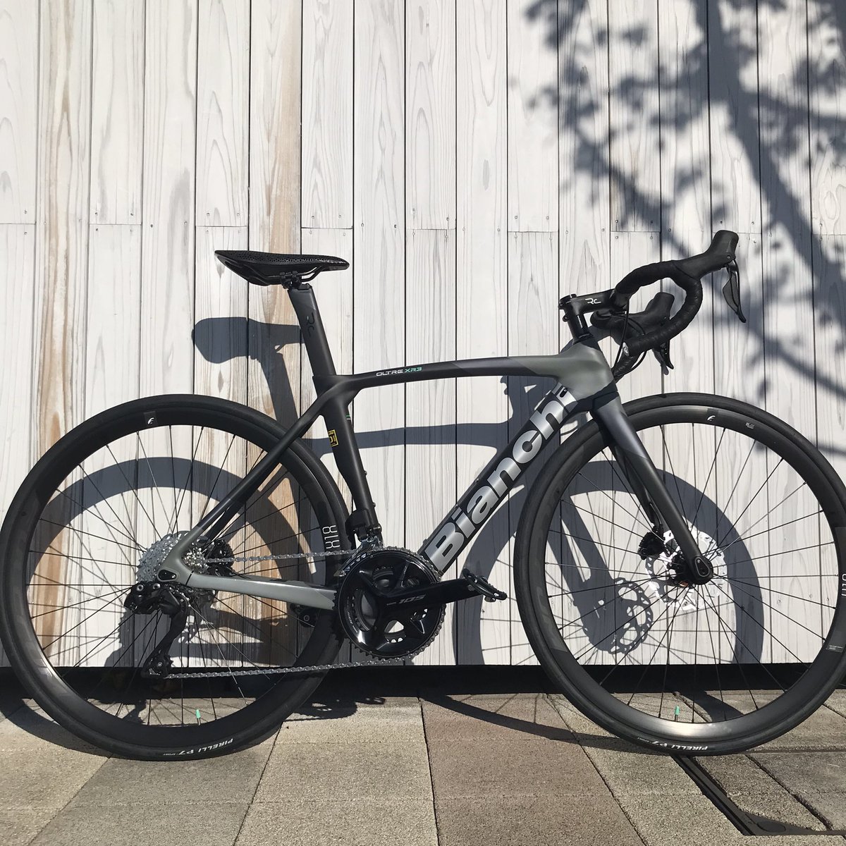 kashiwanoha1885's tweet photo. #oltre #xr3 #disc #ご納車 
#r71 #シマノ105 #shimano105 
#電動変速 #12速 
#カウンターヴェイル #cv #振動除去 #countervail 
#オルトレ #オルトレxr3 #bianchi #ビアンキ #ビアンキバイクストア #bianchibikestore柏の葉 #ビアンキ千葉 #ビアンキ柏の葉 #カーボンロード #ロードバイク #road https://t.co/hXqts4AOuM