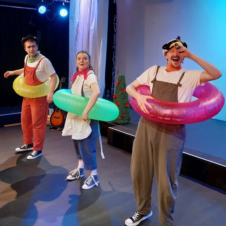 Alice's Adventures in Wonderland runs until 24th December at @ThePlaceBedford with the WONDERful Pantaloons @ThePantaloons Ticket 🔽 theplacebedford.org.uk/shows/alices-a…