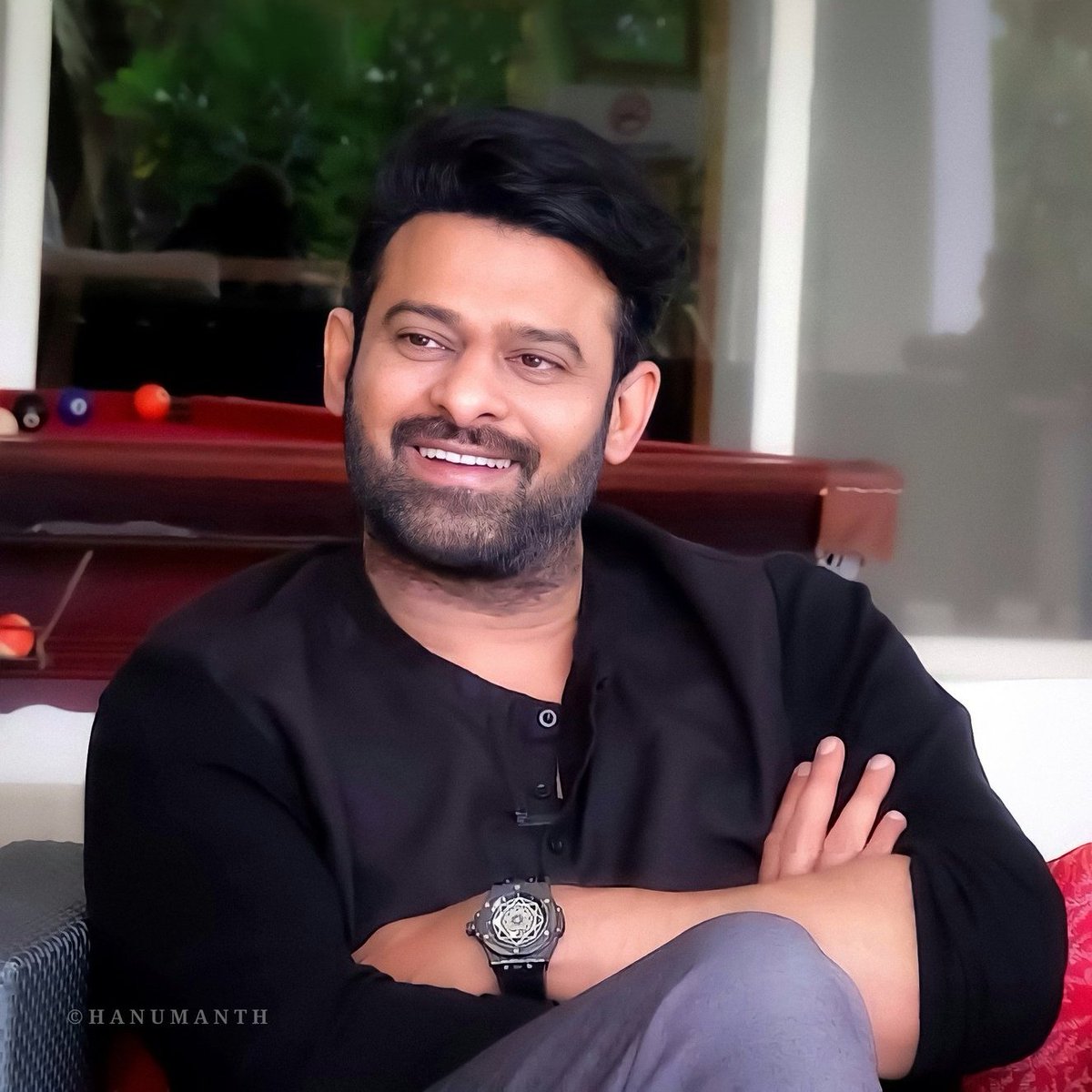 #Salaar Cinematographer #BhuvanGowda:-

'Every actor, including big stars, marveled at the scale and setup, often discussing the unique lighting. #Prabhas, in particular, always addressed me as ‘Sir,’ reflecting his humility. He’s enjoyable to work with and is a genuinely good…