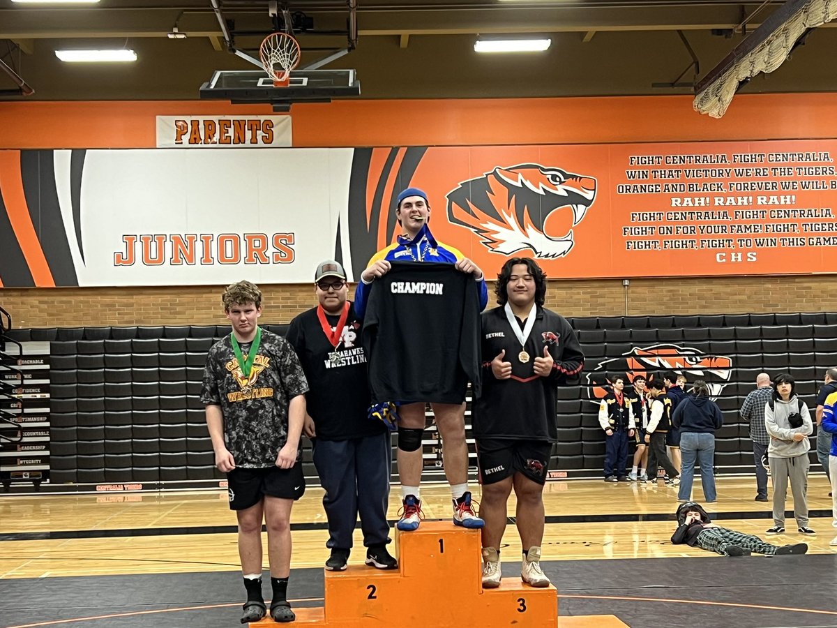 Strong start to the wrestling season with a tournament win at the Tiger Classic in Centralia