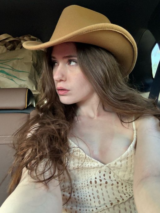 Pussy in boots 👢  Wanna ride or something? https://t.co/EmBdbLmQ6P<a href="/tag/%D0%BD%D1%8E%D0%B4%D1%81%D0%BE%D1%87%D0%B5%D1%82%D0%B2%D0%B5%D1%80%D0%B3"class="tags"><span>#нюдсочетверг</span></a>