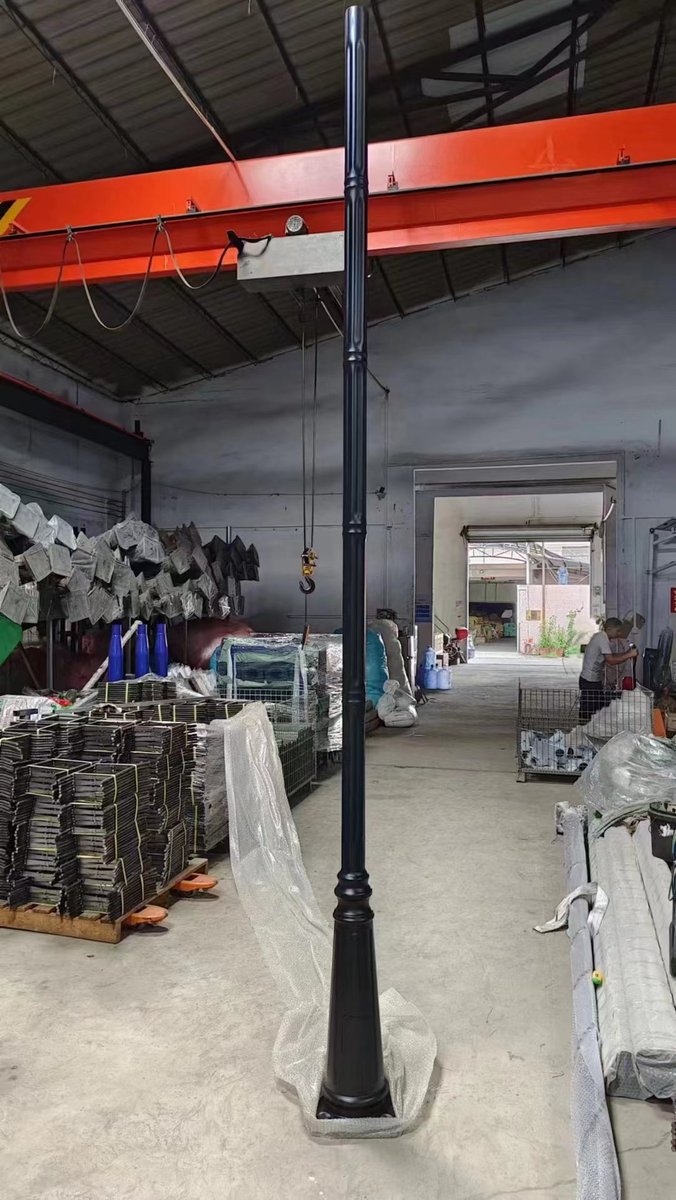 RachelC63621353's tweet image. 2.6m/3m/3.5m/4m garden light post.

#gardenlightpole
#lightpost
#streetlightpole
#highluxlighting
#highluxlightingpole
#lamppole