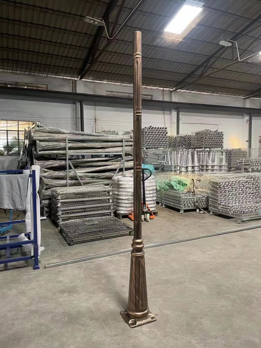 RachelC63621353's tweet image. 2.6m/3m/3.5m/4m garden light post.

#gardenlightpole
#lightpost
#streetlightpole
#highluxlighting
#highluxlightingpole
#lamppole