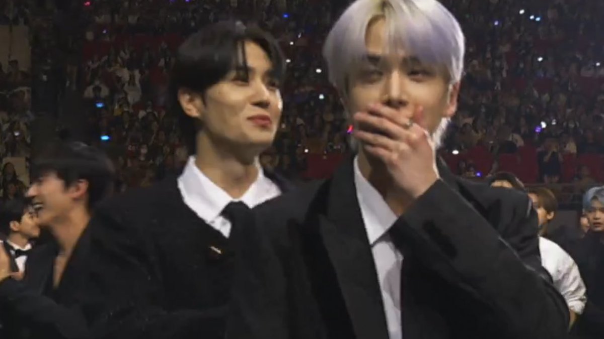 AAA FOCUS AWARD

2022                                            2023
HAKNYEON                      YOUNGHOON