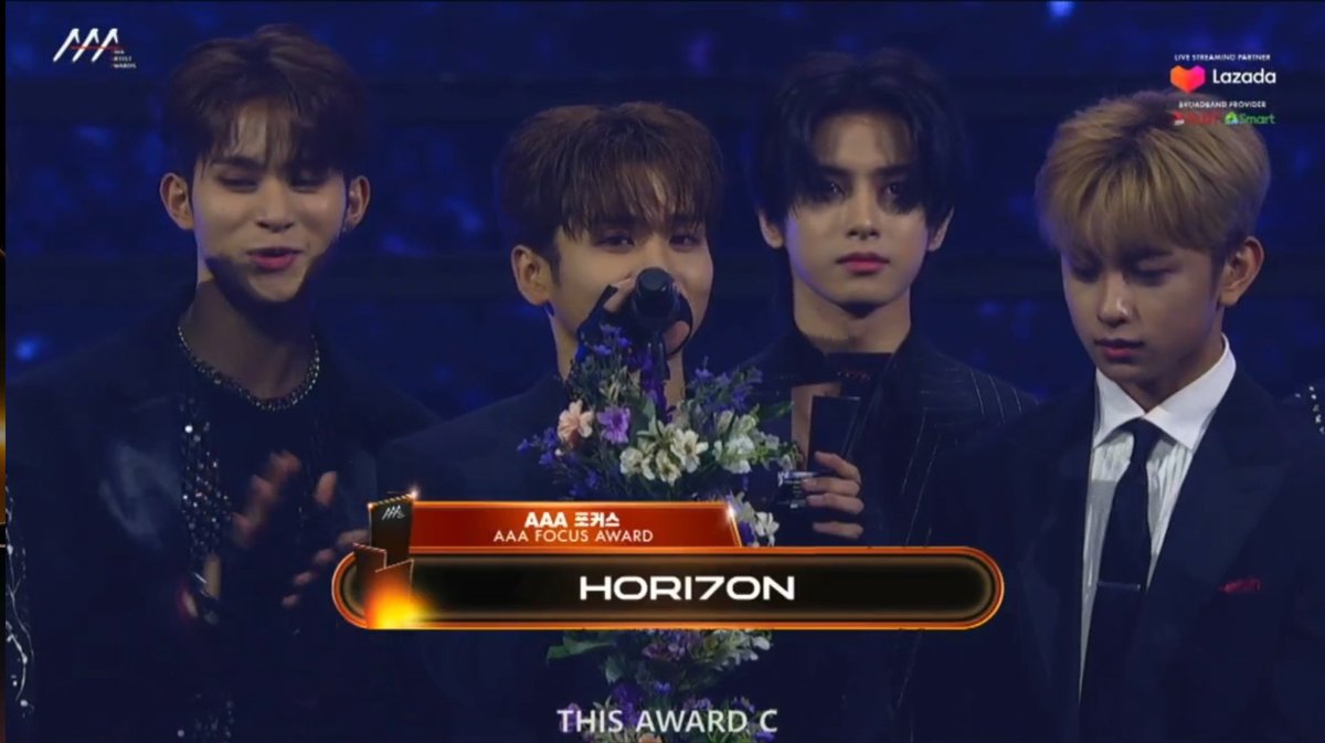 theoppaislife's tweet photo. HORI7ON bags AAA Focus Award!

They were introduced as a rookie global group. They also thanked their staff, company and fans during their acceptance speech. 

#HORI7ON #AsiaArtistAwards2023 #AsiaArtistAwards #AAAinPH2023 #AAA https://t.co/J1JA1bm4uM