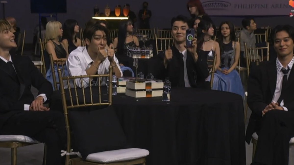 haknyeon                              the proud
and younghoon                   members:
receiving  
an award: