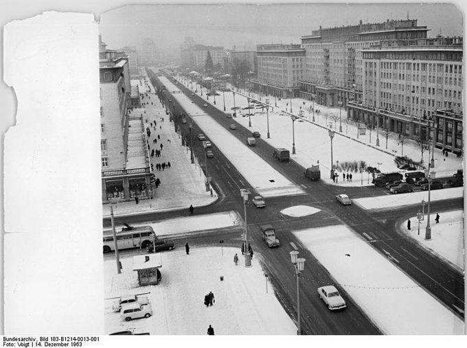 14 December 1963: Snow on the corner of Karl-Marx-Allee and Fruchtstraße in East Berlin (via Bundesarchiv)