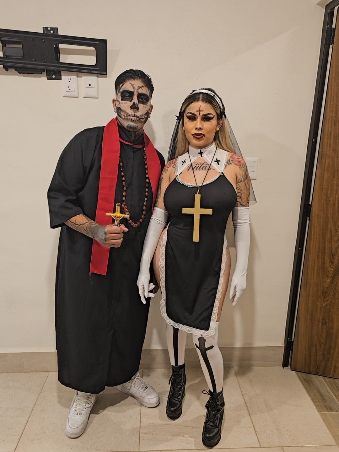 𝑀𝑜𝓃𝒶 𝒴 𝒢𝑒𝓇𝑜𝓈 𝐹𝒶𝓃𝓈. on X: t.coKlSzUOxb1c  X