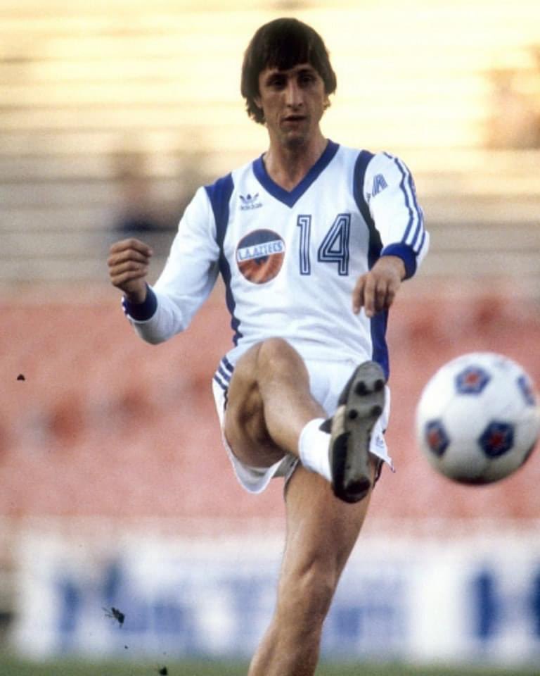 janverboom's tweet photo. @thijsovergoor @etxxx Gefeliciteerd ๐ฅ ๐๐ฅณ๐๐ฝโค๏ธ #daslogisch @JohanCruyff ๐พ๐ https://t.co/xzs5n6rmR7