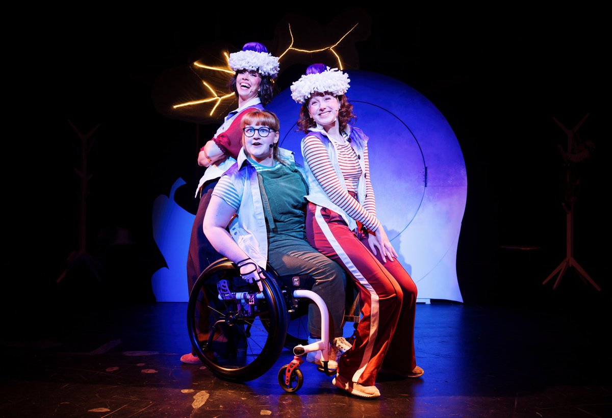 The Light Princess at <a href="/TheAlbanySE8/">Albany Deptford</a> has been getting some gorgeous feedback from schools and families.🥰

“I can't even explain how lovely this show is and just how beautiful the story was.”

“Year 1 had an amazing time watching ‘The Light Princess’. It was amazing!”

#GoTeam 👑